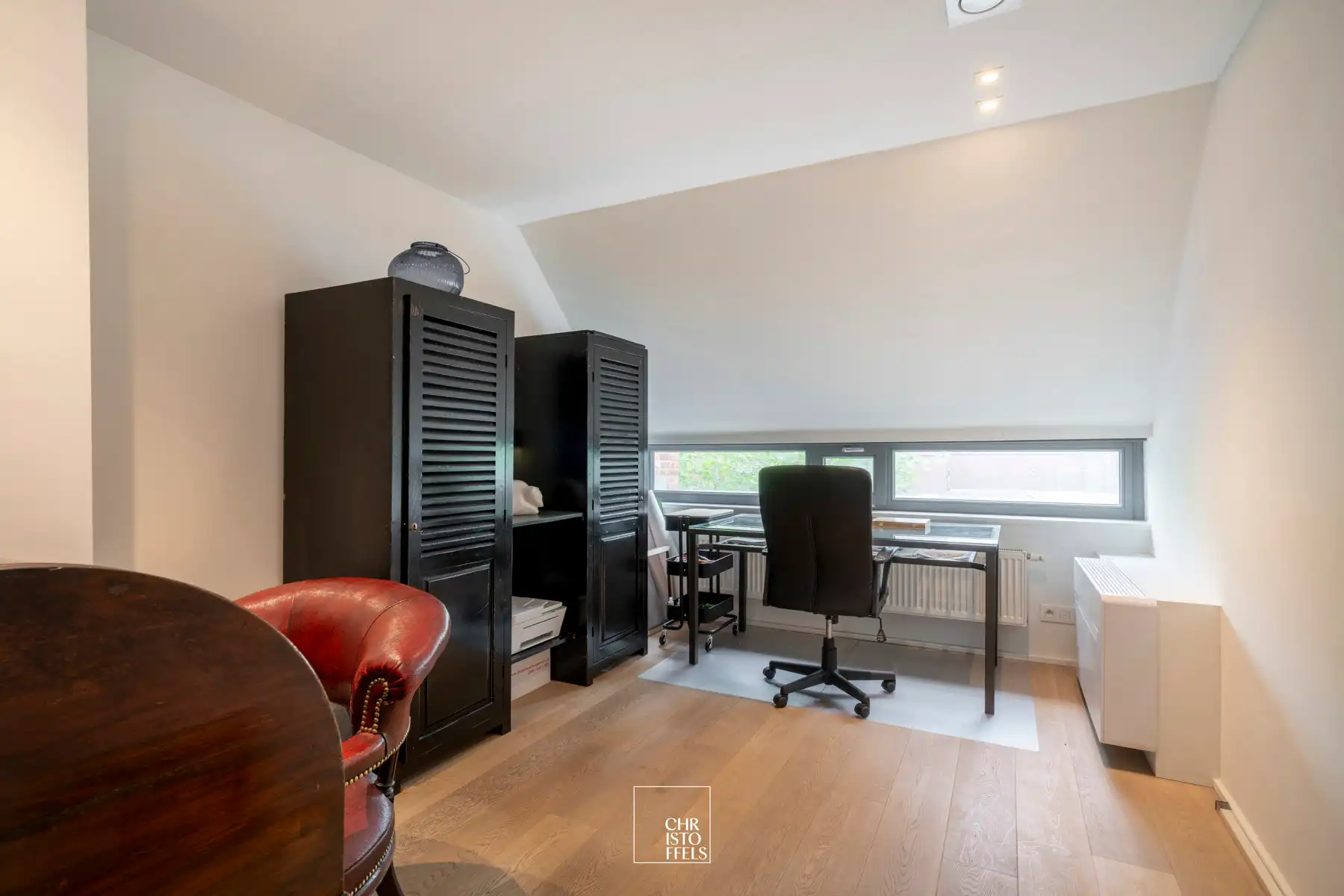 Luxe afgewerkte stadswoning (235m²) in domein Oud Rekem foto 17