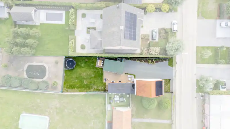 Knap gerenoveerde instapklare HOB op 445m² aan de stadsrand foto 21