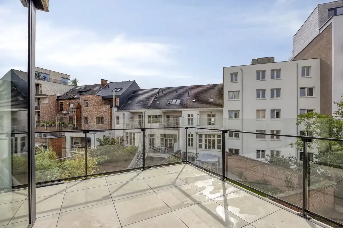 PRACHTIG NIEUWBOUWAPPARTEMENT MET 2 SLPK'S IN CENTRUM HASSELT foto 3