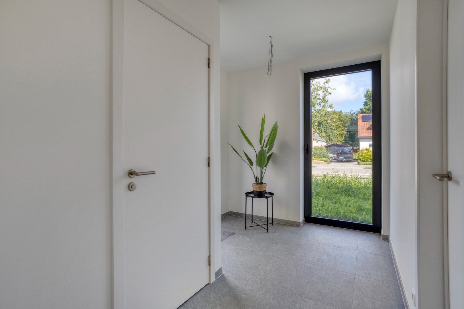 Instapklare nieuwbouw met 3 slpk en tuin foto 3