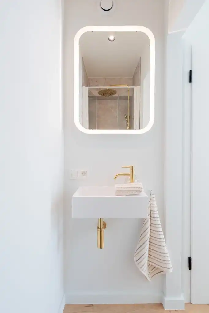 Volledig gerenoveerd, lichtrijk appartement gelegen in een kleine residentie. foto 36