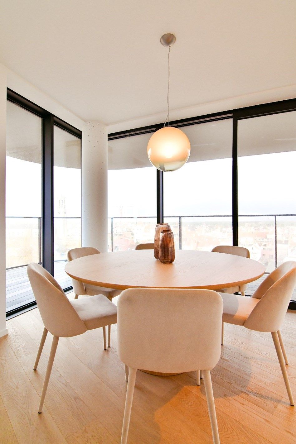 Uniek nieuwbouw appartement met 3 volwaardige slaapkamers genietend van unieke zichten gelegen in de exclusieve residentie "The Tower" te Duinenwater.  foto 9