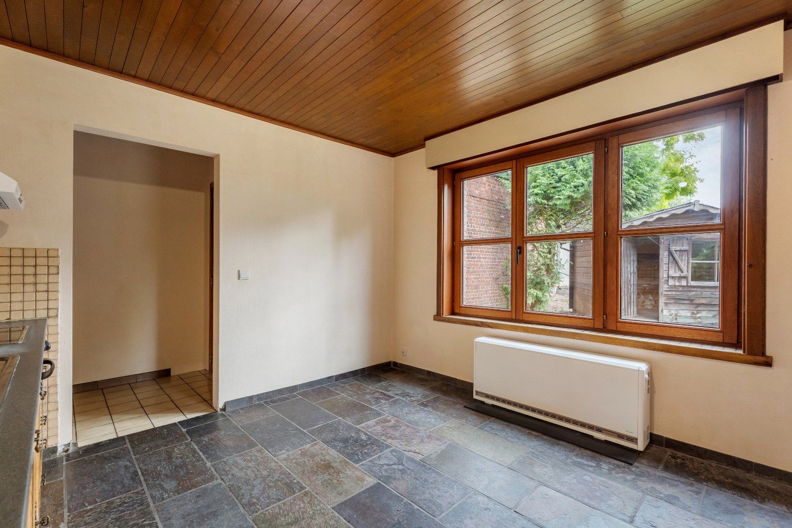 Ruime gezinswoning met 5 slaapkamers in hartje Roeselare foto 10