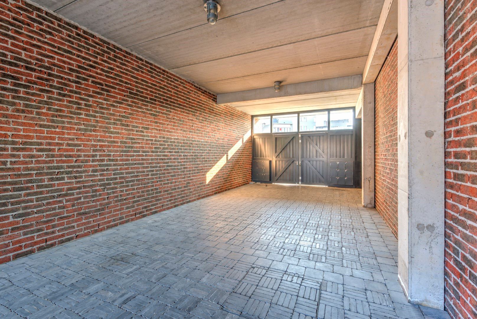 ** IN OPTIE ** HIGH-END LOFT 3 SLPK. MET FRONTAAL ZICHT OP HET WATER 190 M2 foto 5