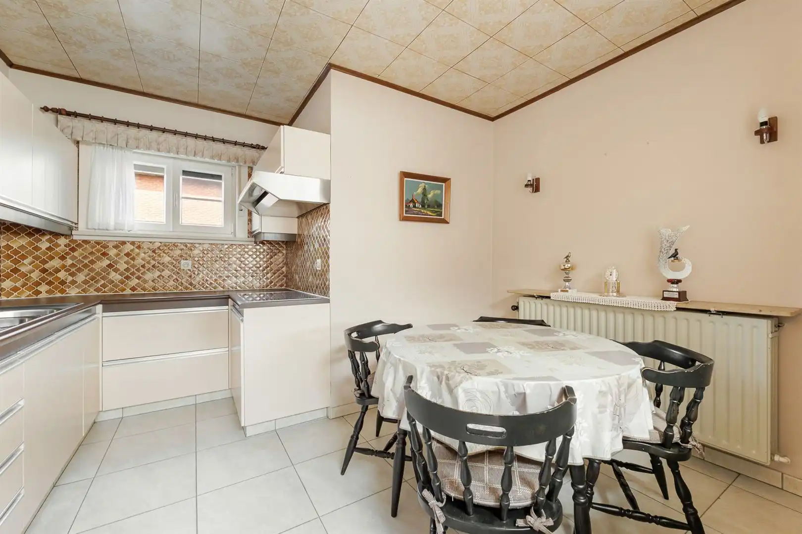 Instapklare woning met garage en tuin! foto 7