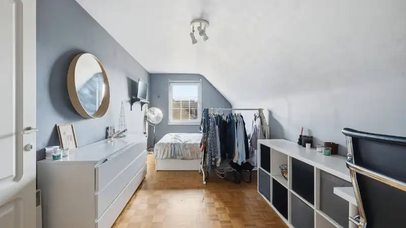 Villa van 265m² op 15 are met kantoor-praktijkruimte van 25m² en 3 slaapkamers foto 20