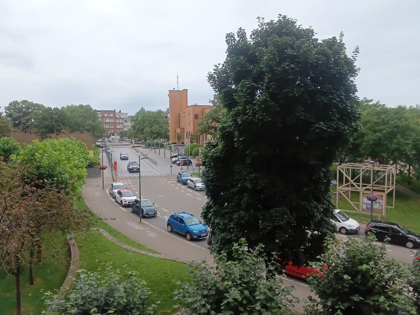 Centraal, bovendien residentieel en rustig gelegen, instapklaar appartement met 2 slaapkamers en 2 terrassen.  foto 18