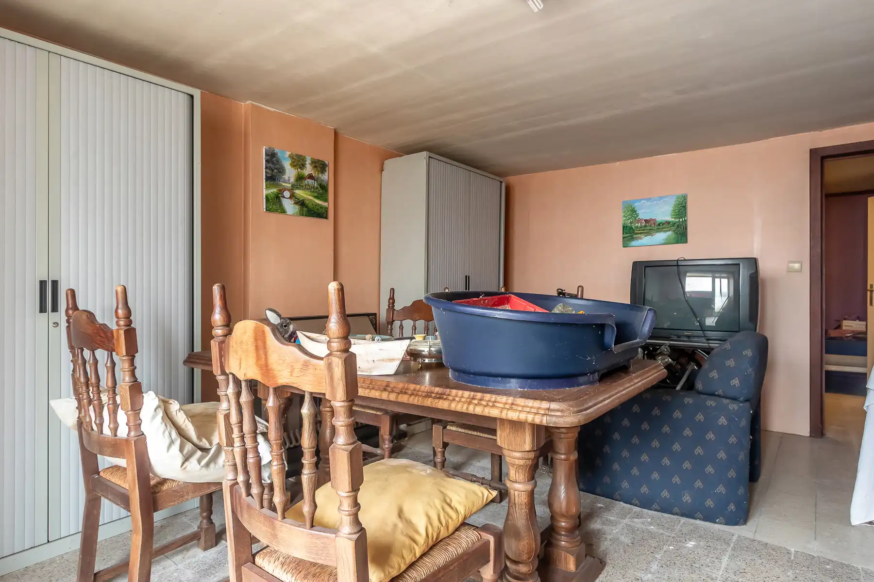 Ruime, te renoveren woning met veel potentieel nabij centrum foto 28