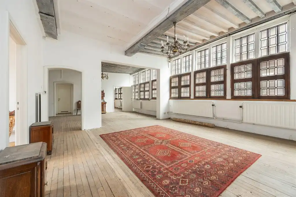  Uniek, karaktervol 16e eeuws gebouw in hartje centrum foto 23