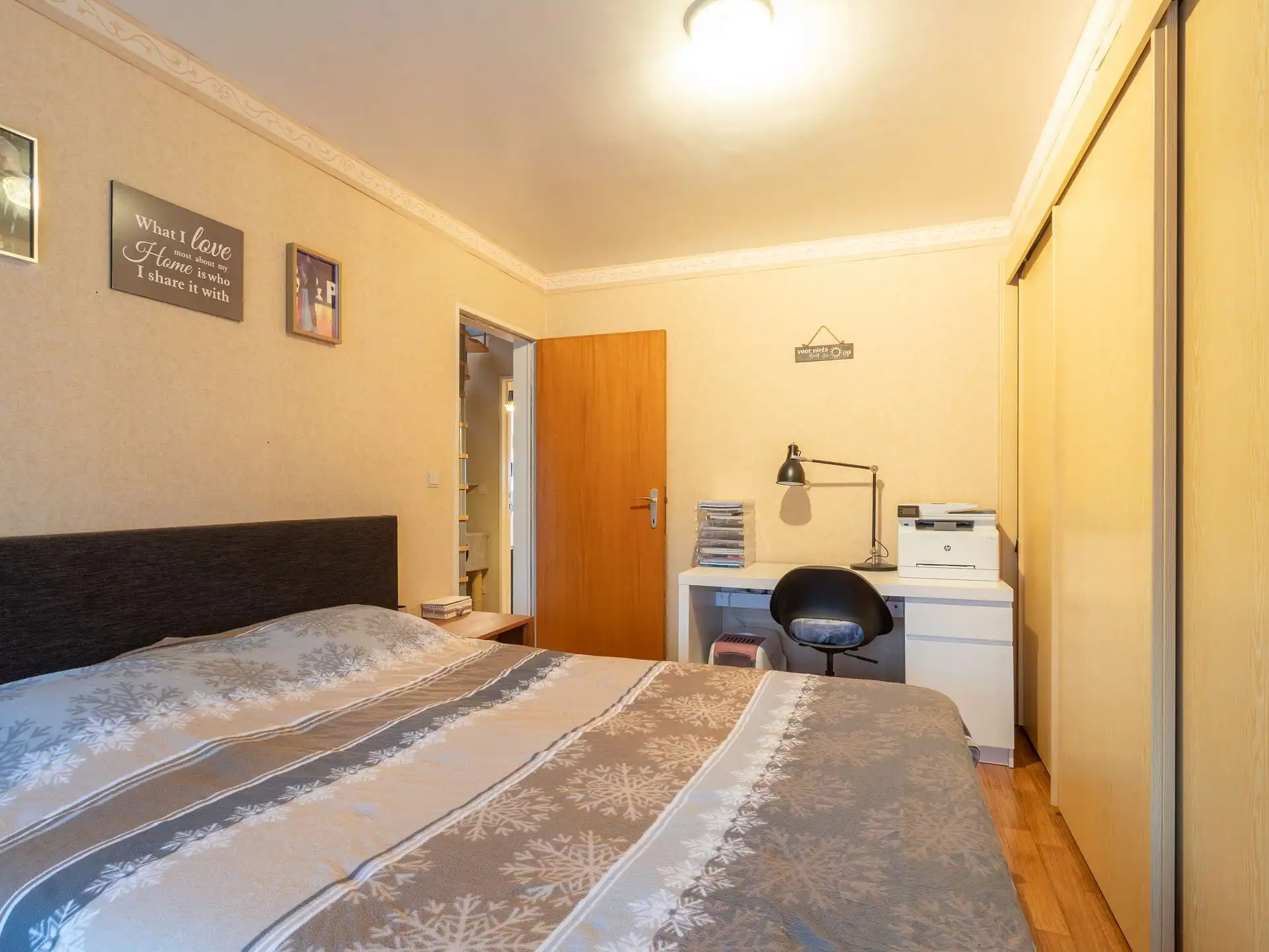 Bel-etage woning met zes slaapkamers en tuin foto 9