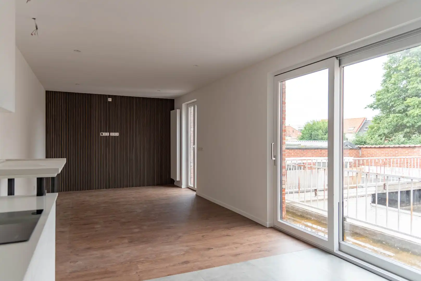 Vernieuwde duplex met 3 slaapkamers in Zwijndrecht foto 2