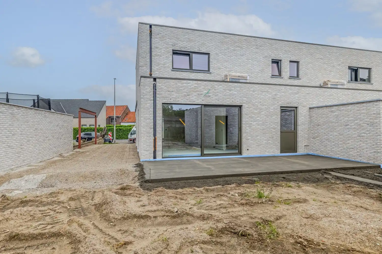 Twee halfopen nieuwbouwwoningen met elk drie slaapkamers in Gellik - Beschikbaar vanaf september 2026! foto 9