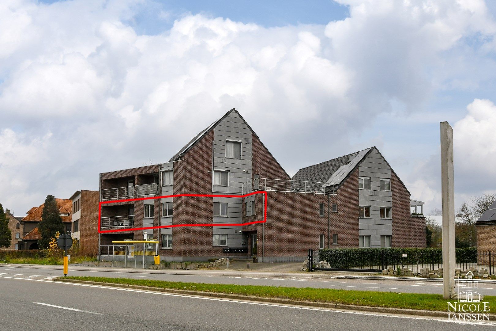 Verzorgd appartement van 135 m² op de eerste verdieping met autostandplaats en kelder foto 18