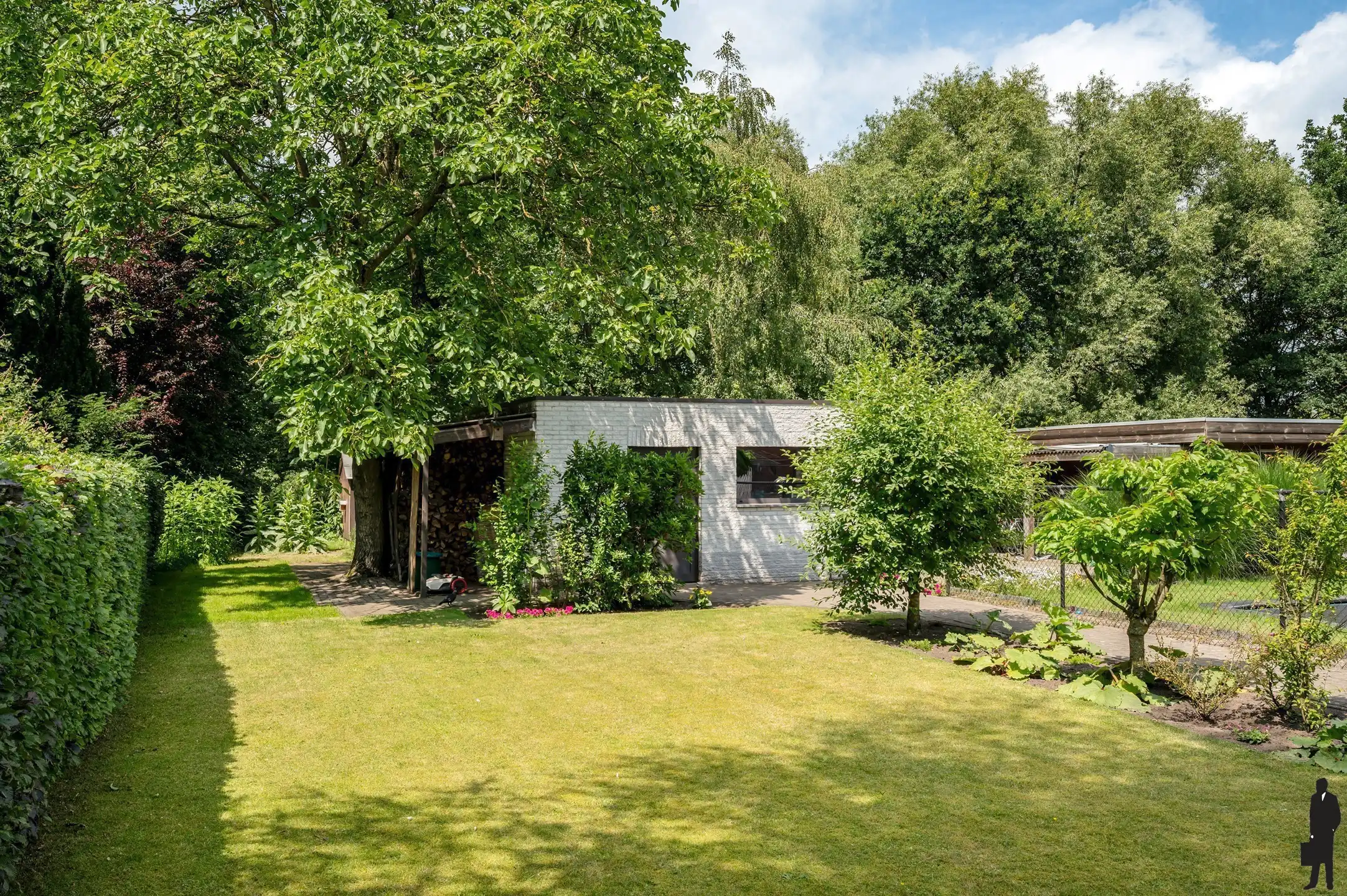 Ruime gezinswoning met 4 slaapkamers, veranda en zonnige tuin nabij scholen, winkels en station te Kalmthout foto 26
