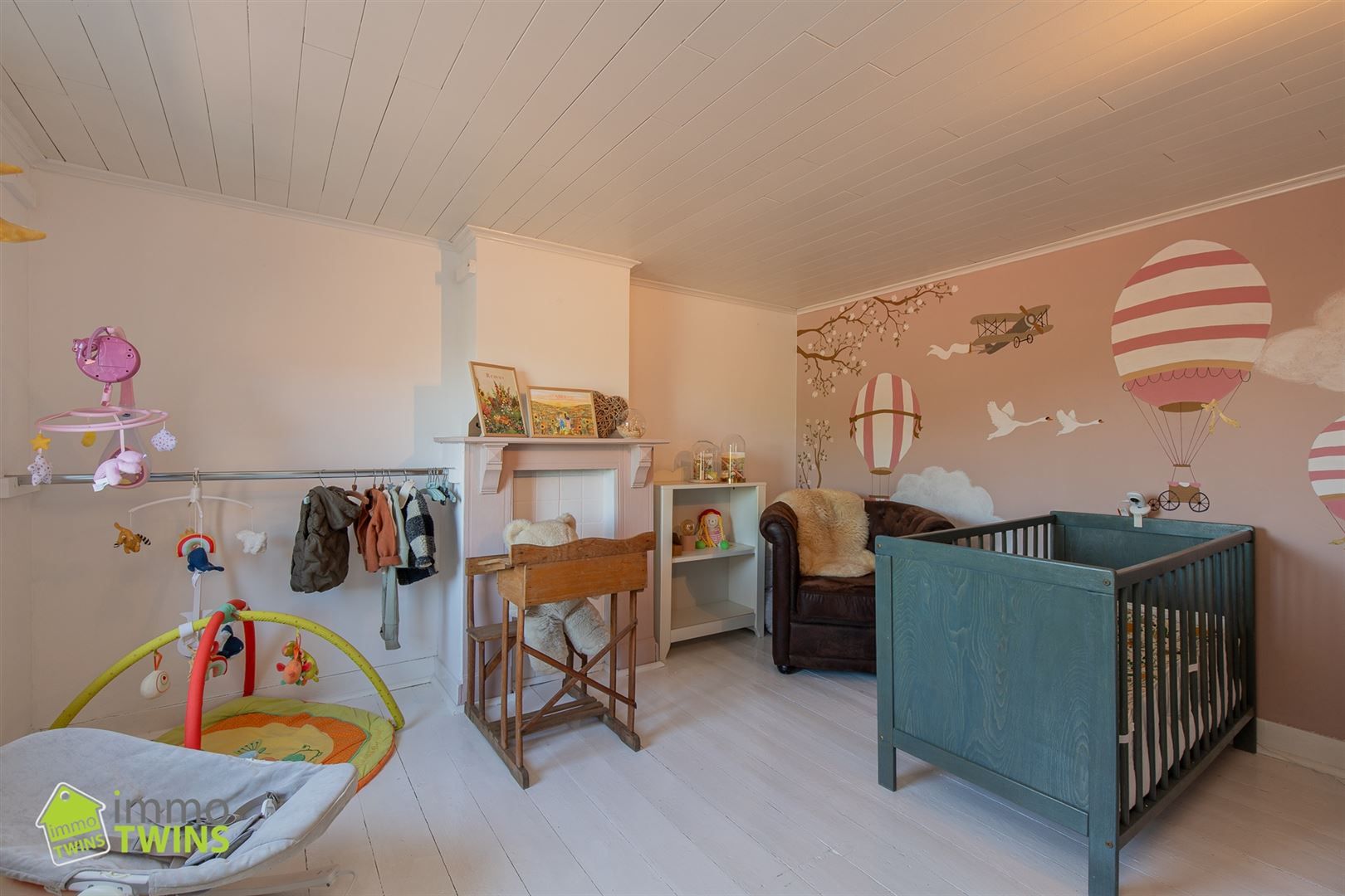 Halfopen bebouwing met karakter, comfort én een droomtuin! foto 13