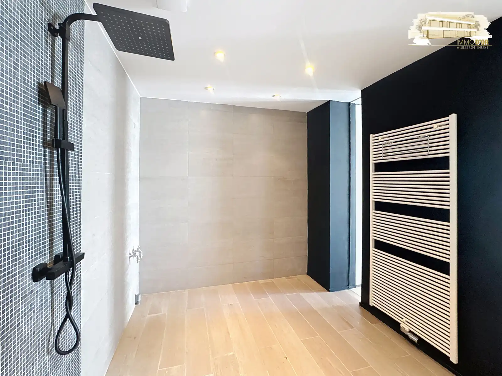 Gerenoveerd energiezuinig appartement met groot terras! foto 8