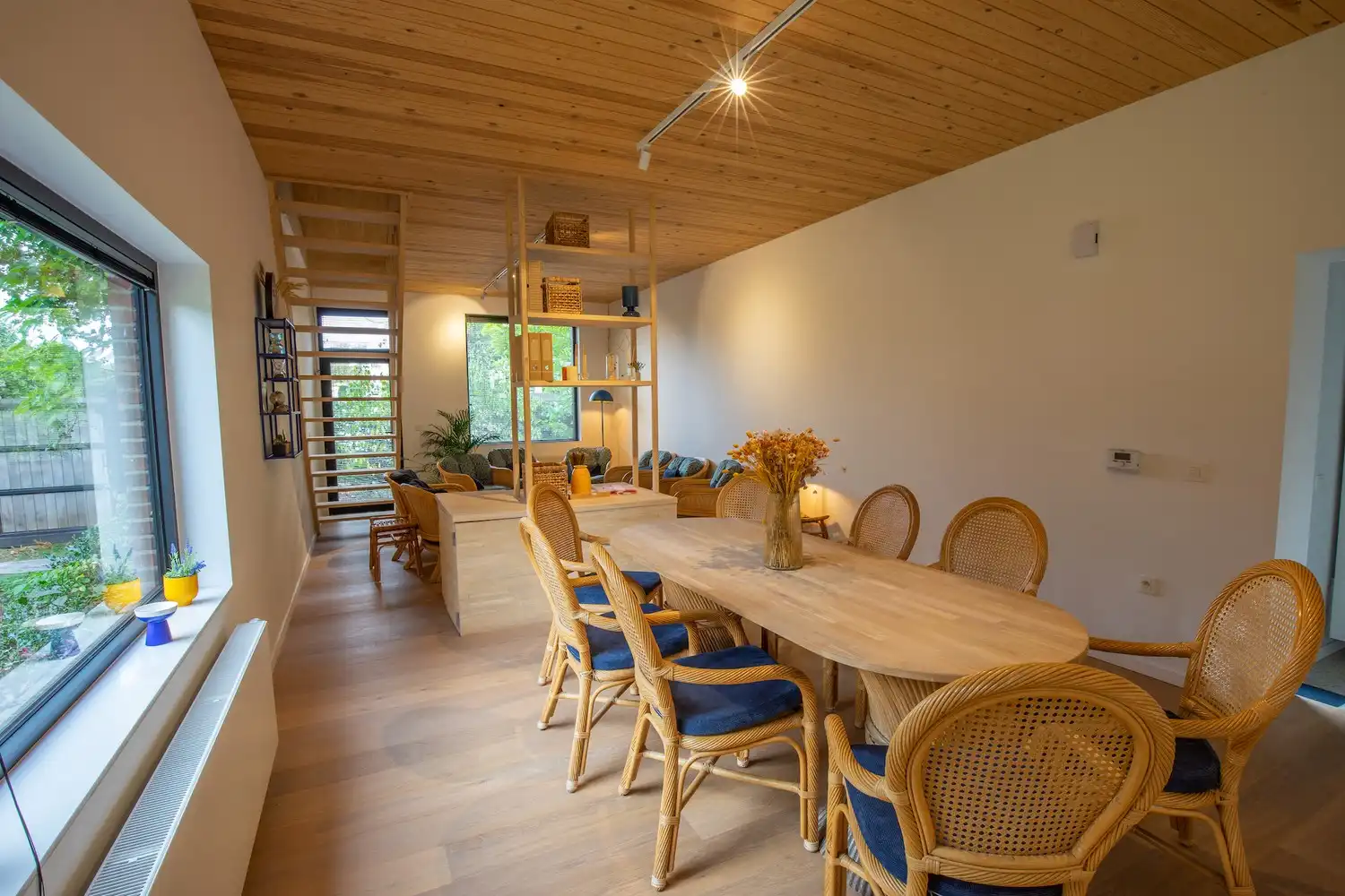 Rustig gelegen kantoorruimte in groene omgeving met parkeergelegenheid foto 3