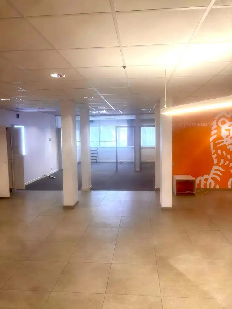 Instapklare kantoor- of praktijkruimte met lift en archief nabij Stationsplein foto 5