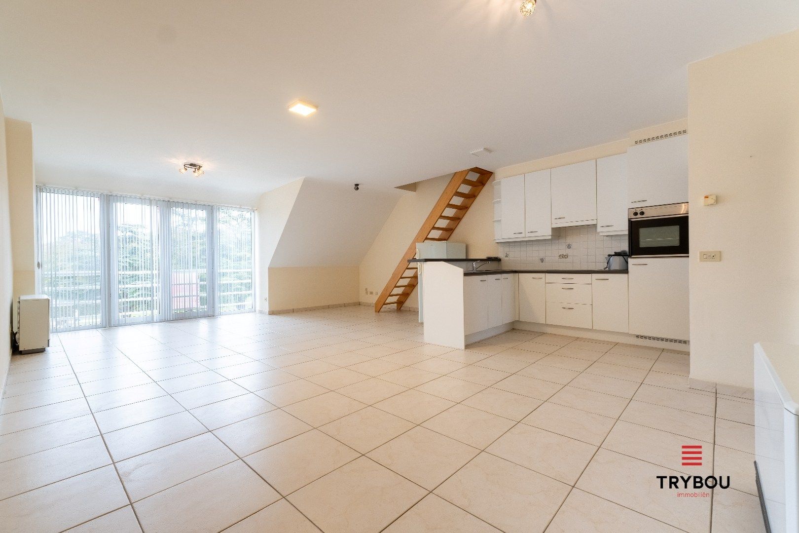 Duplex-appartement met 2 slaapkamers op de Markt van Houthulst  foto 3