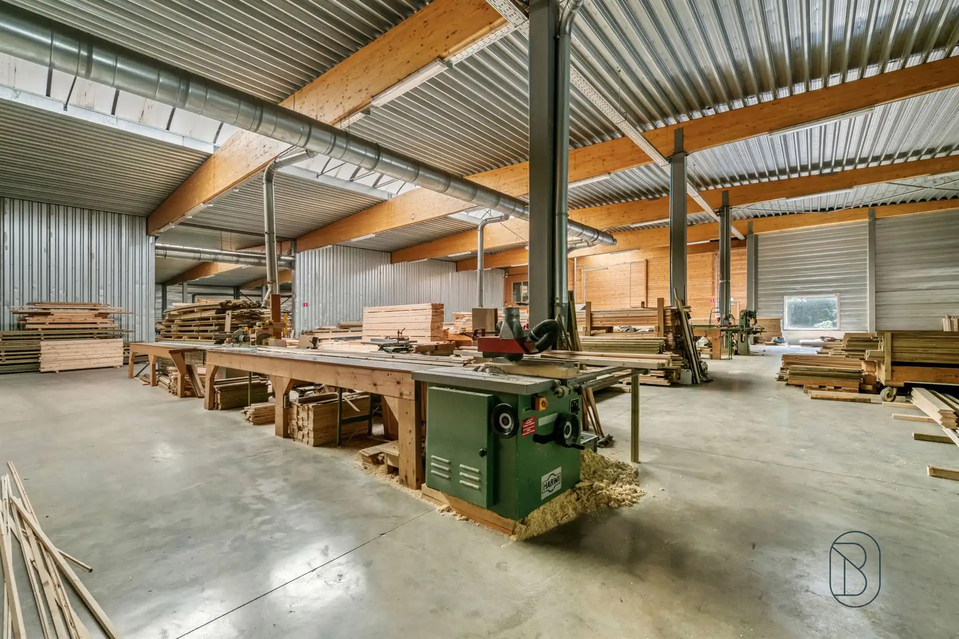 Loods met appartement + studio op 1,45 hectare foto 8