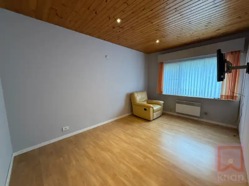 Ruime gelijkvloerse woning met 3 slaapkamers, zolderverdieping en garage op 1.340 m² foto 13