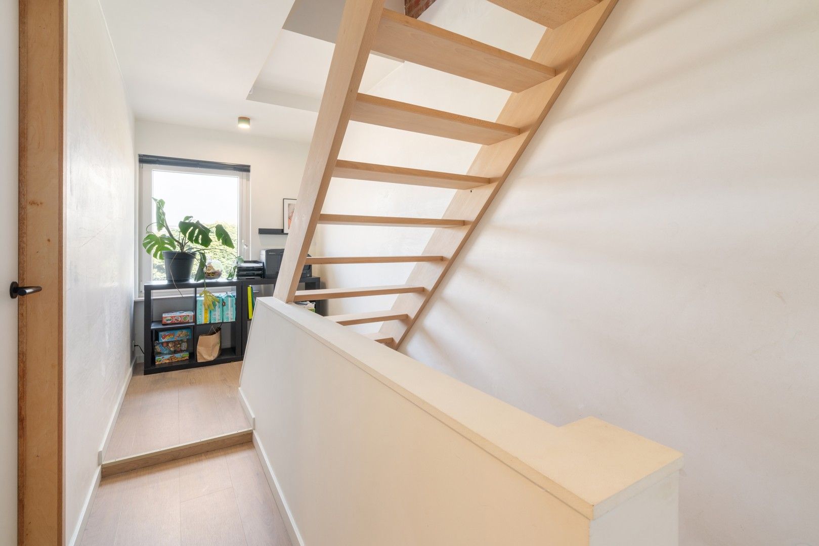 Lichtrijke, volledig gerenoveerde woning op rustige locatie met vlotte bereikbaarheid foto 9