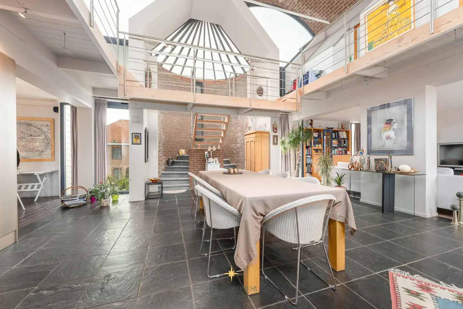 Uniek gerenoveerde architectenwoning te Sint-Kruis met ruime praktijkruimte foto 5