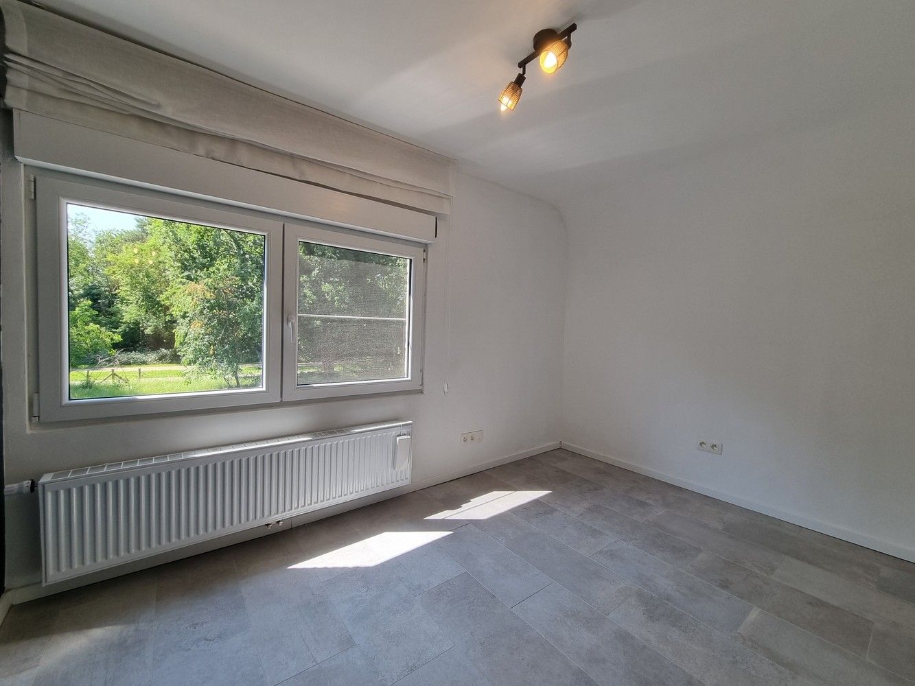 Mooie, gerenoveerde woning met prachtig terras en ruime tuin foto 23