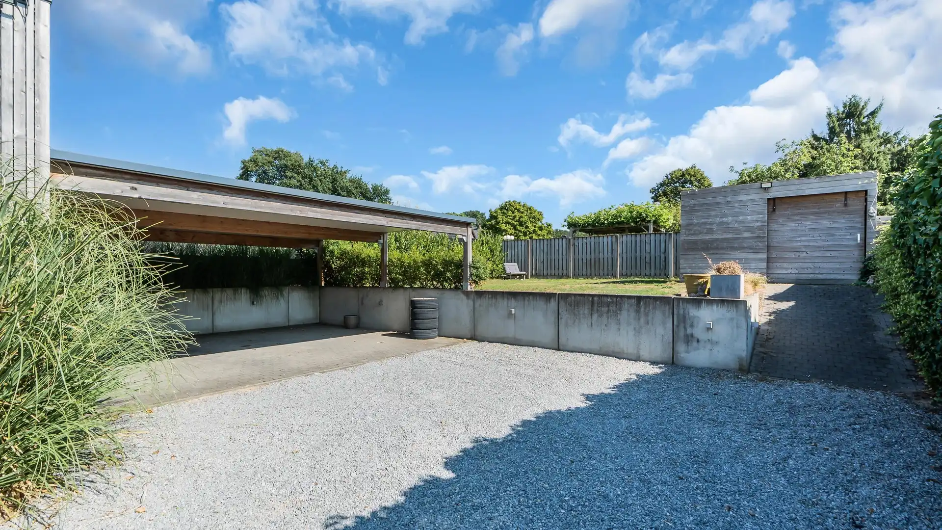 Instapklare en gerenoveerde woning met 3 slpkrs te As foto 24