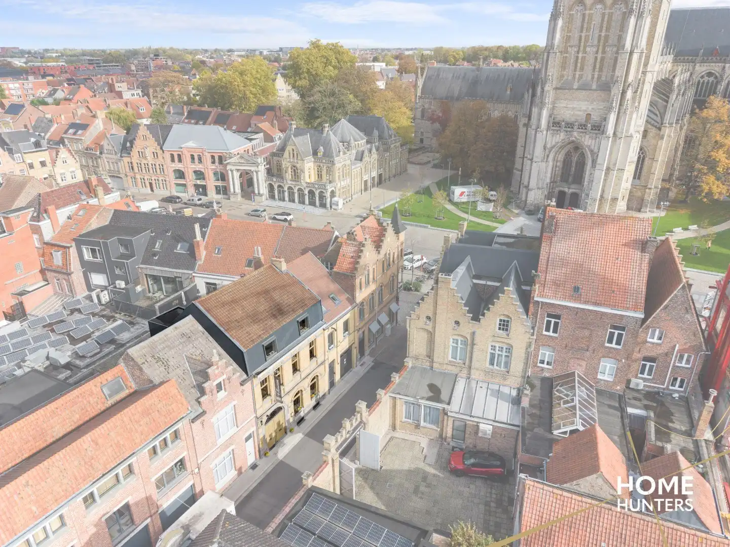 Unieke herenwoning in het historische stadscentrum van Ieper foto 3