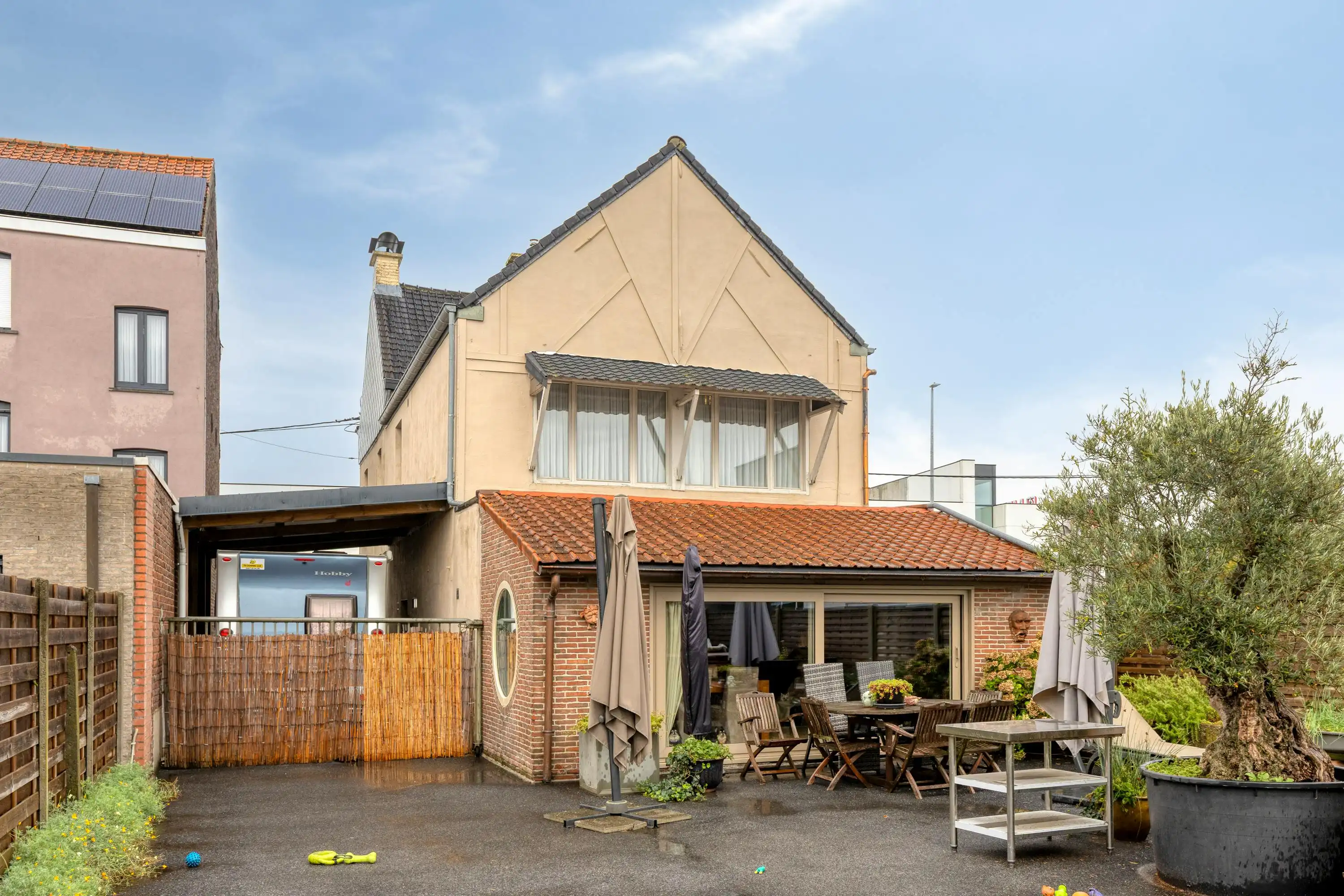Ruime gezinswoning met 4 slaapkamers te koop in Kortrijk. foto 3