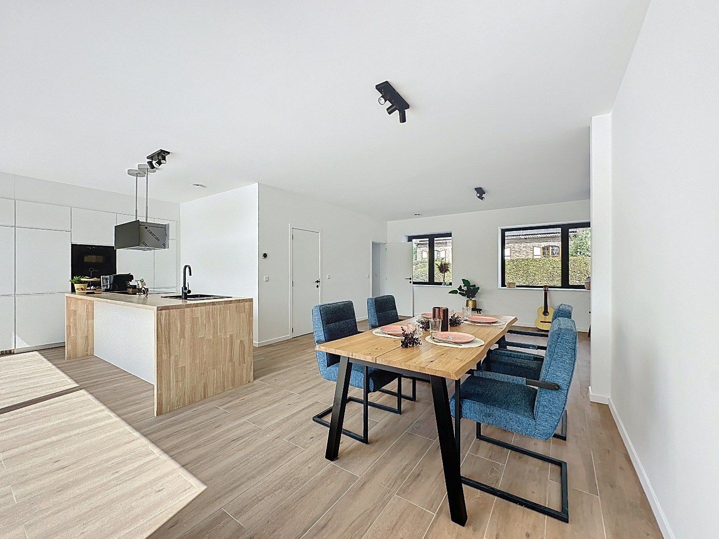 Instapklare vernieuwbouwwoning in het hart van Wezemaal foto 4