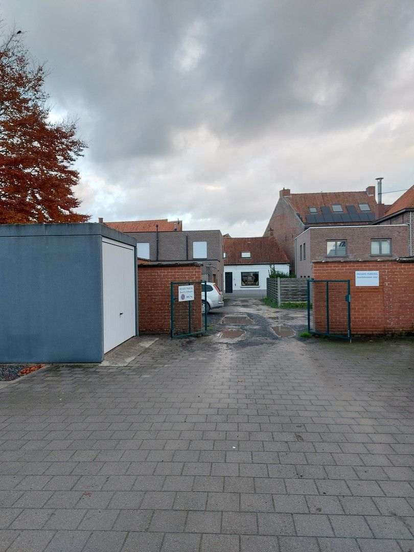 HANDELSGELIJKVLOERS IN CENTRUM OP 887m² foto 16