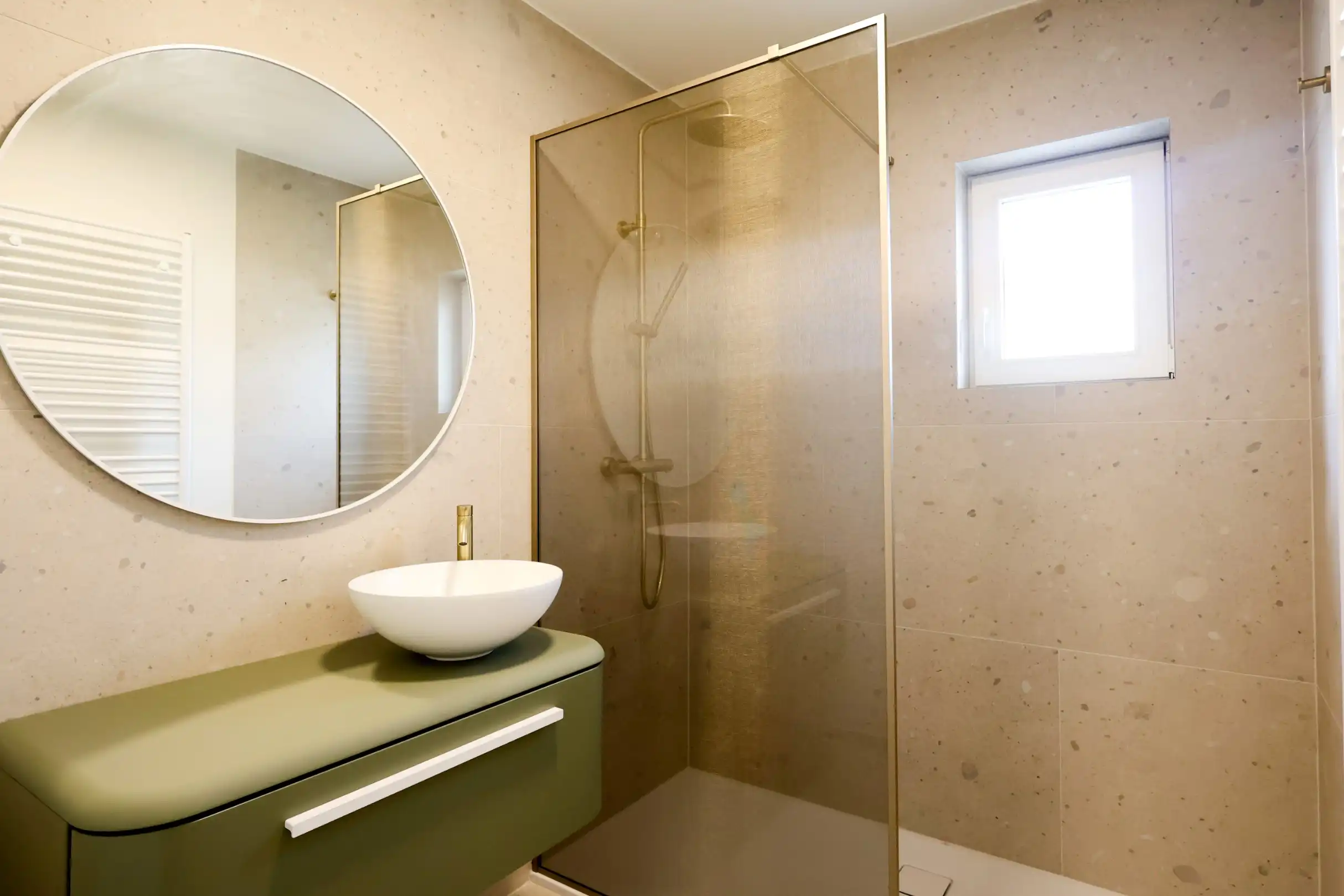 Gerenoveerd appartement met 2 slaapkamers én terras vlak bij het strand van Sint-André Oostduinkerke foto 3