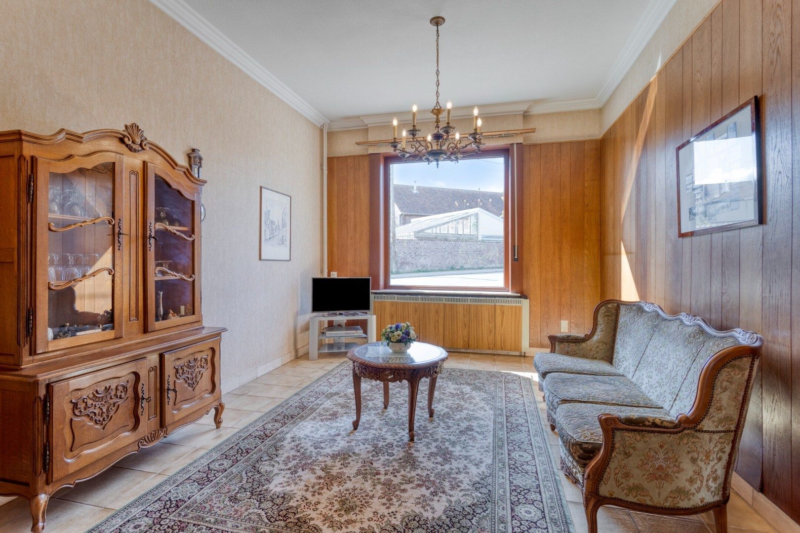 Te renoveren woning met 3 slaapkamers, garage en ruime tuin in Haasrode – EPC 473 kWh/m² jaar - bewoonbare oppervlakte 184 m² foto 4