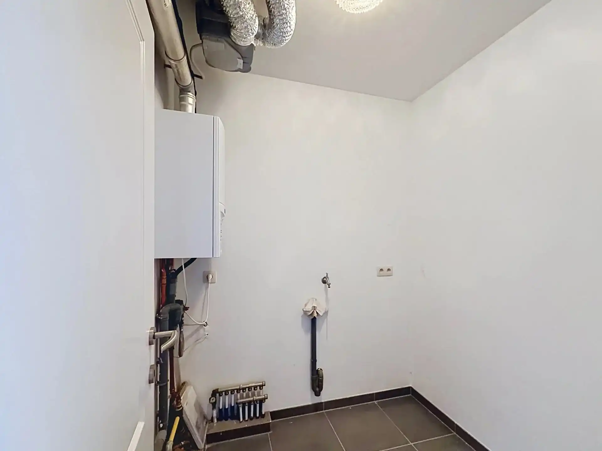 Ruim energiezuinig en verzorgd appartement met 2 slaapkamers en terras. foto 11