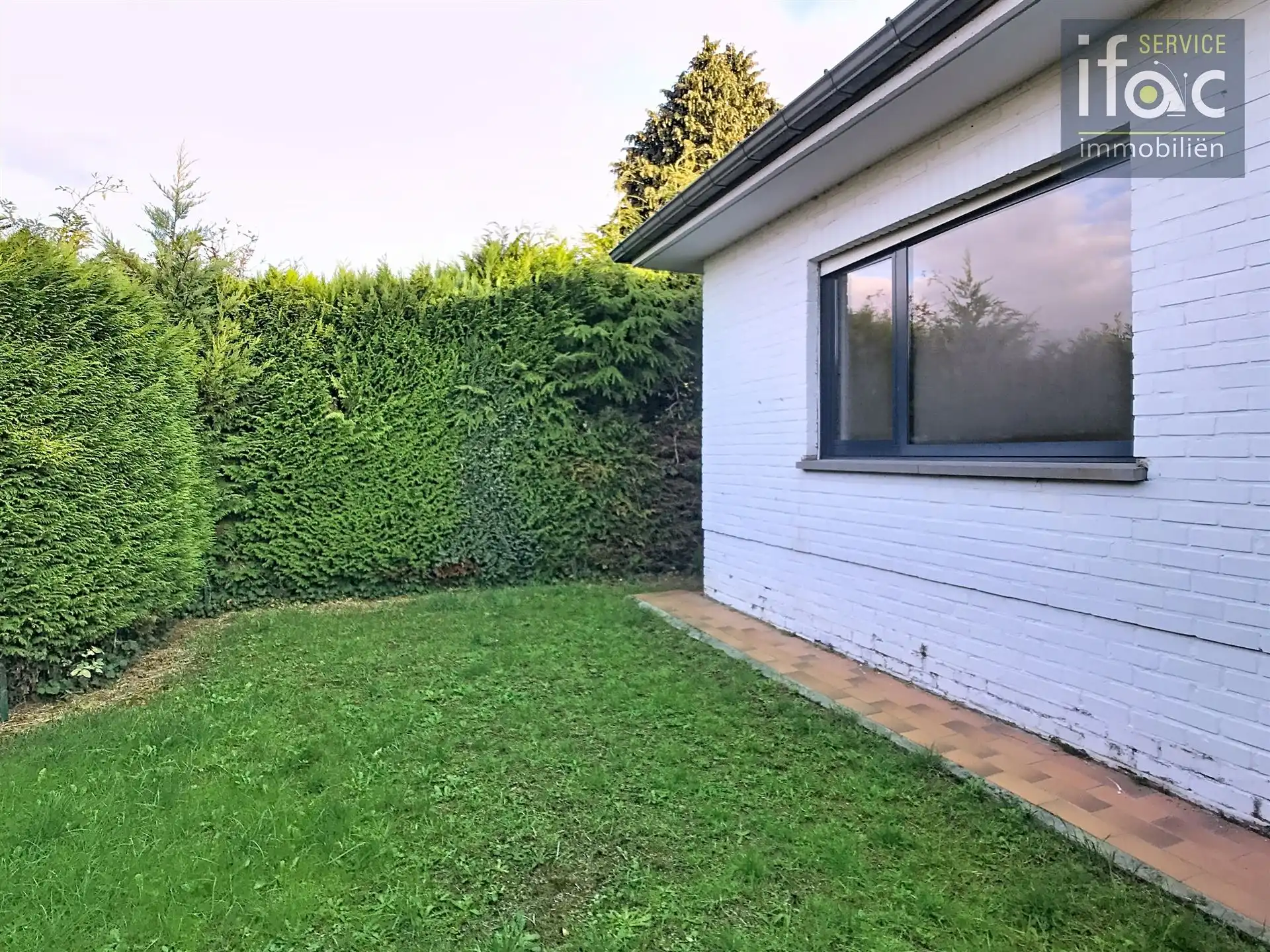 Bungalow met 4 slaapkamers en ruime garage foto 23