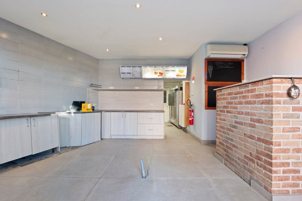 RUIM HANDELSPAND MET WOONST OP TOPLOCATIE IN ZOUTLEEUW foto 3