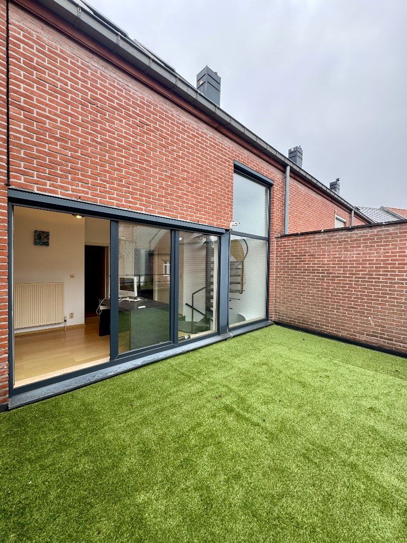 Prima onderhouden woning in centrum Eppegem. foto 10