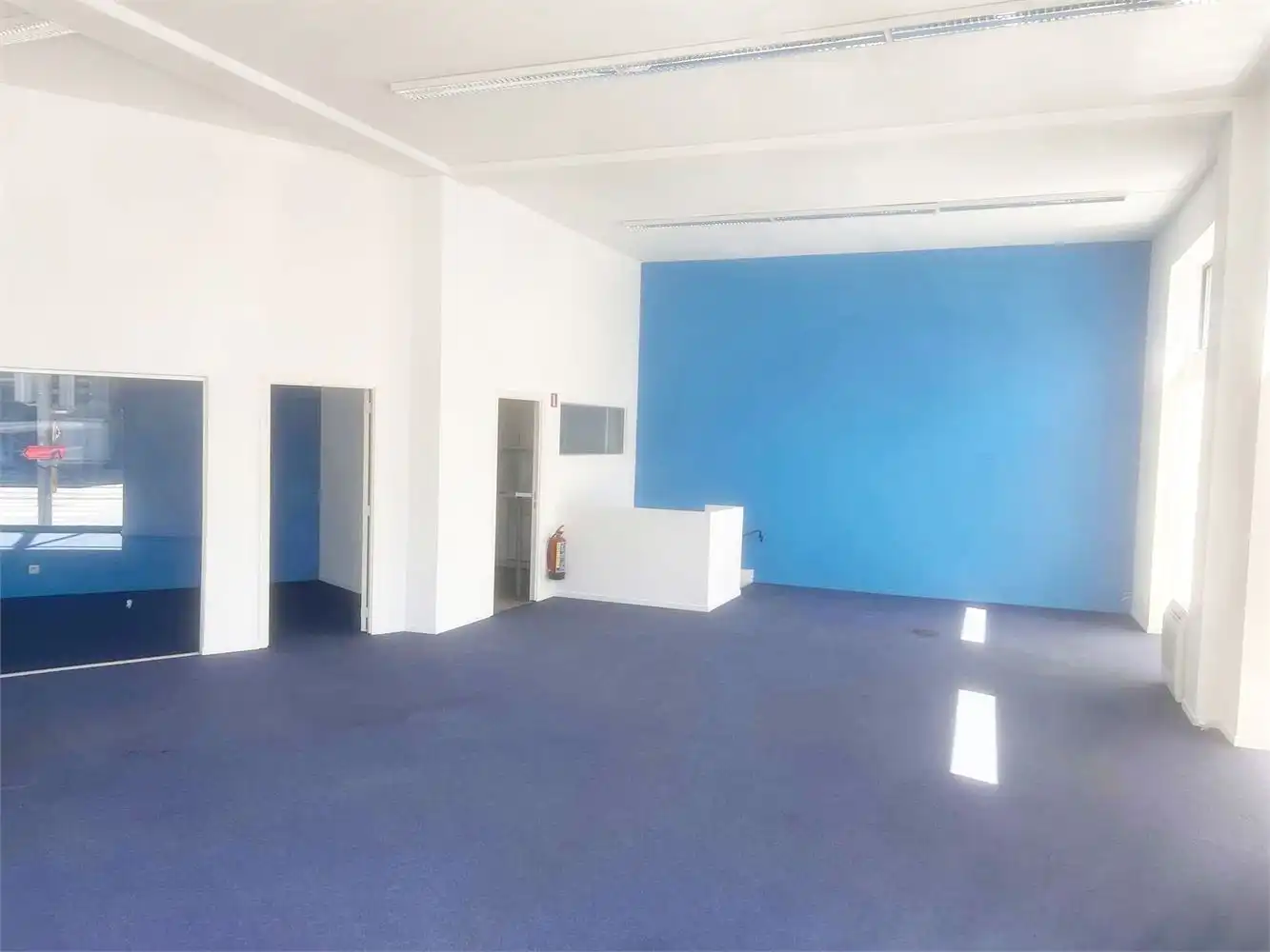 TOP GELEGEN COMMERCIEEL PAND HOEKLOCATIE foto 5