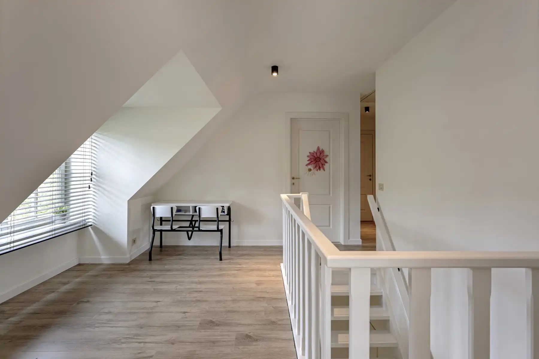 Ruime, gerenoveerde, energiezuinige villa met zwembad foto 15