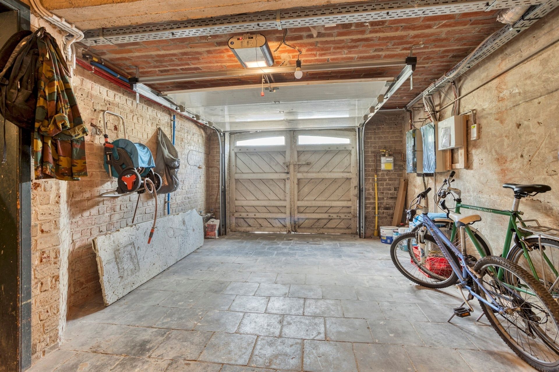 Gerenoveerde woning met 3 kamers en ZW-gerichte tuin foto 24