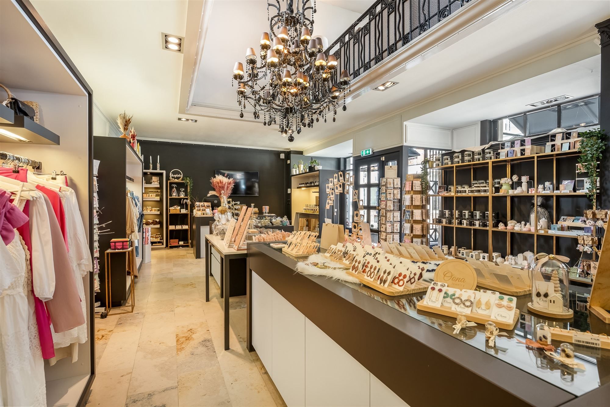 PRACHTIG HANDELSPAND OP COMMERCIËLE LIGGING IN HET CENTRUM VAN BERINGEN  foto 6