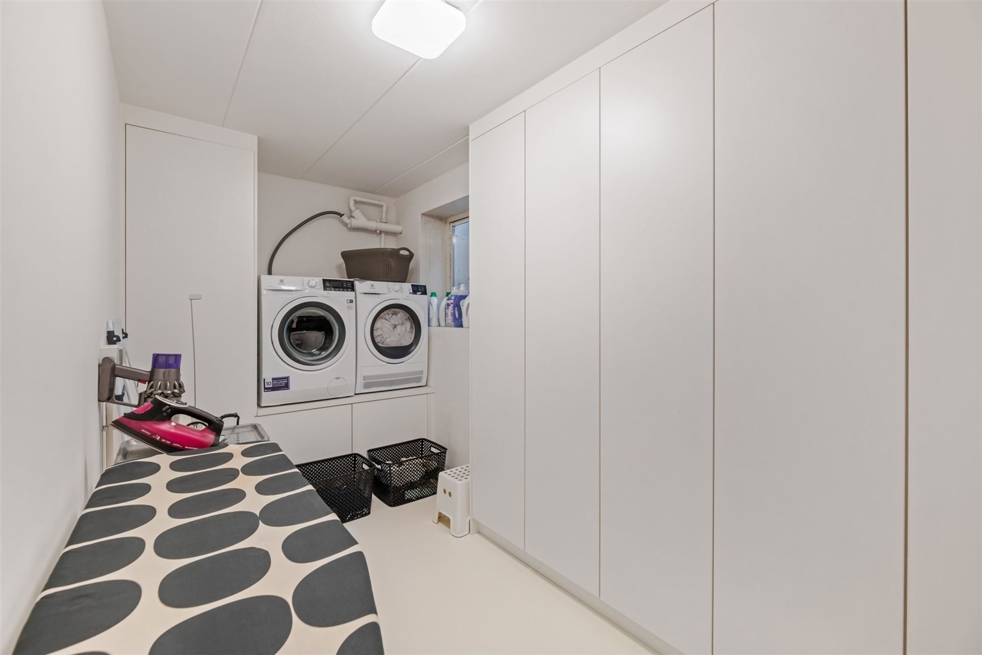 MODERNE VOLLEDIG AFGEWERKTE EN INSTAPKLARE WONING MET 3 SLAAPKAMERS EN POLYVALENTE KELDER VOOR BIJBEROEP foto 10