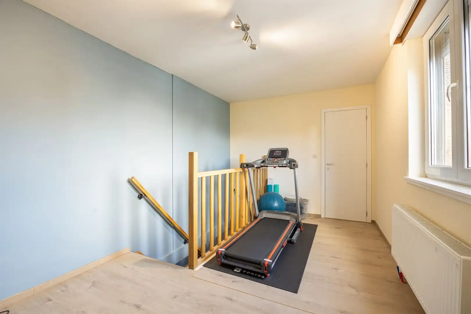 Verrassend ruime woning met 7 slaapkamers en tuin. foto 14