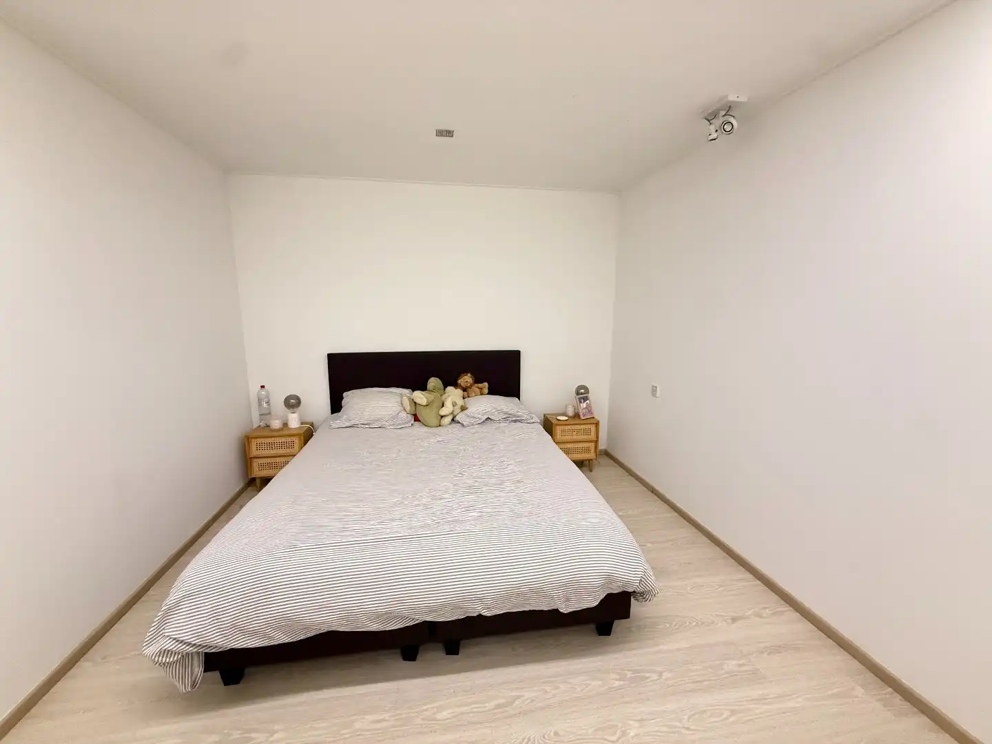 Ruim en aangenaam gelijkvloers appartement met kleine tuin achteraan  foto 7