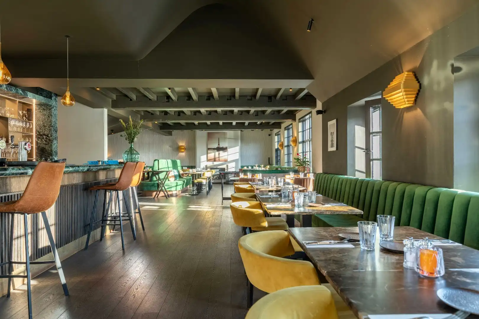 Luxe horecazaak met woonst, parking, terrassen en bureel te Oostduinkerke. foto 5