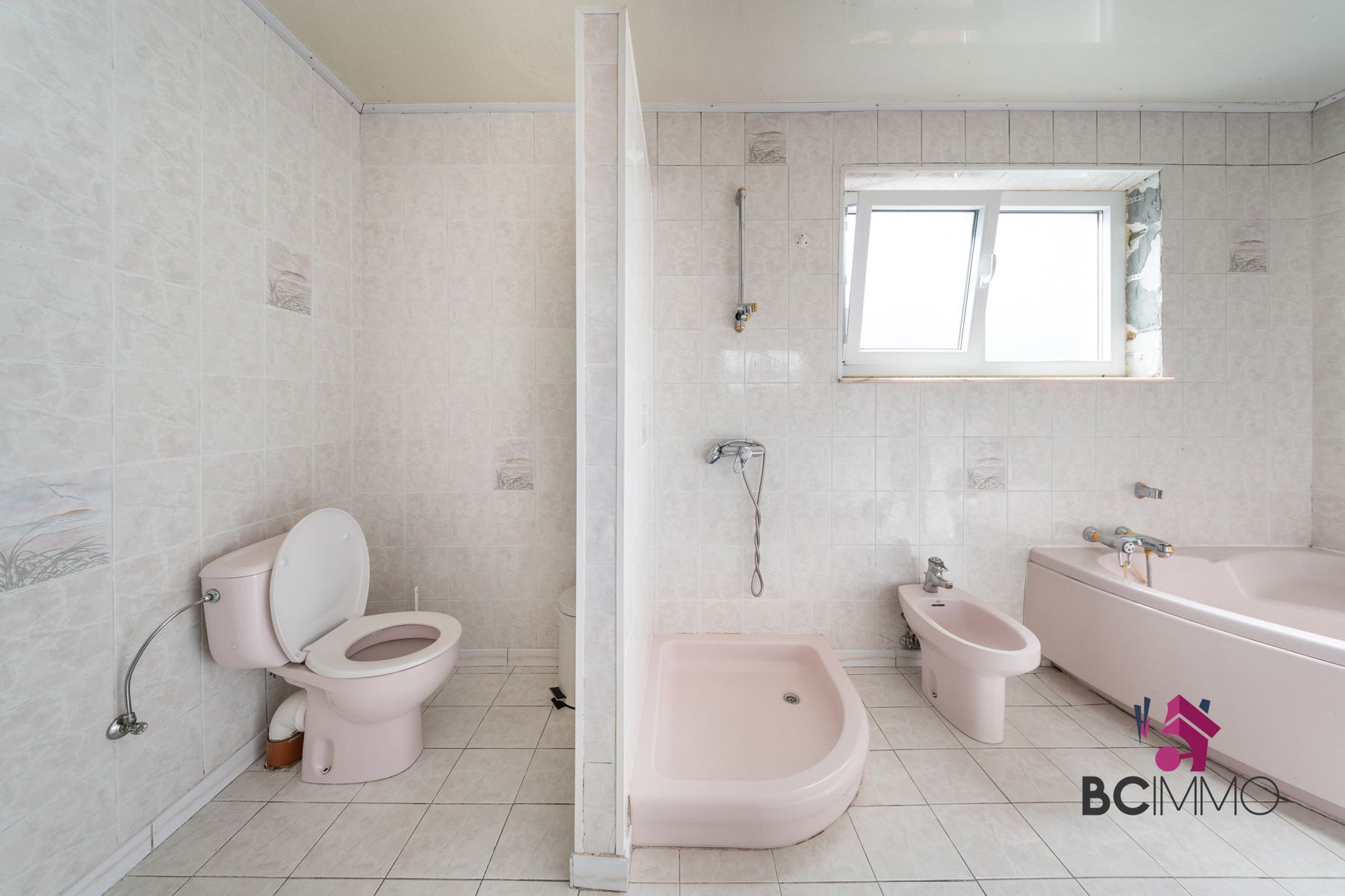 Halfopen woning in groene woonwijk  foto 12