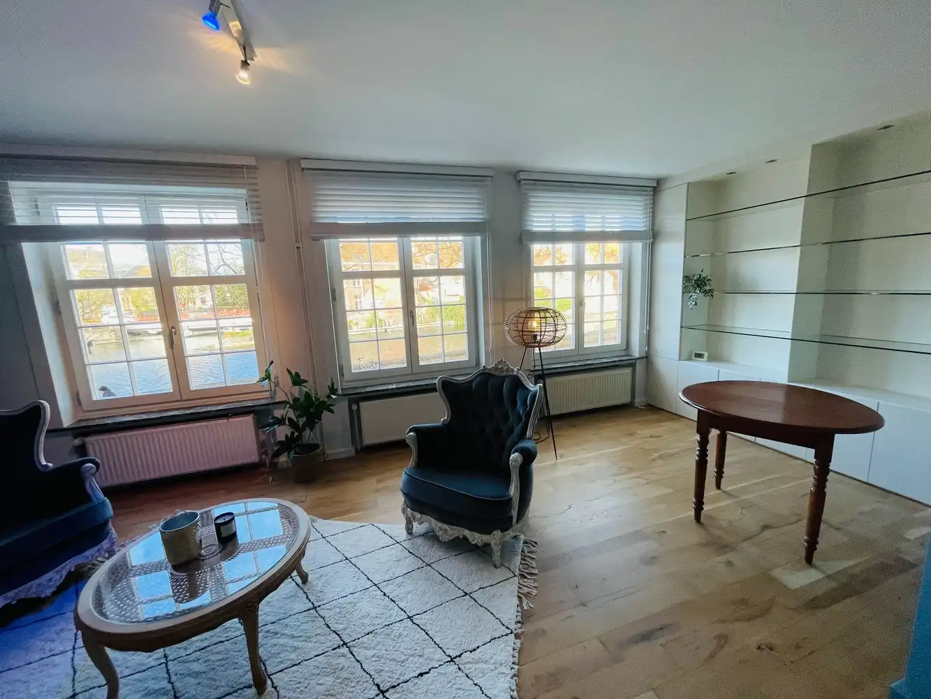 Brugge centrum, met zicht op Potterierei, Tot in de puntjes verzorgd energiezuinig woonhuis , 1 slaapkamer. foto 12