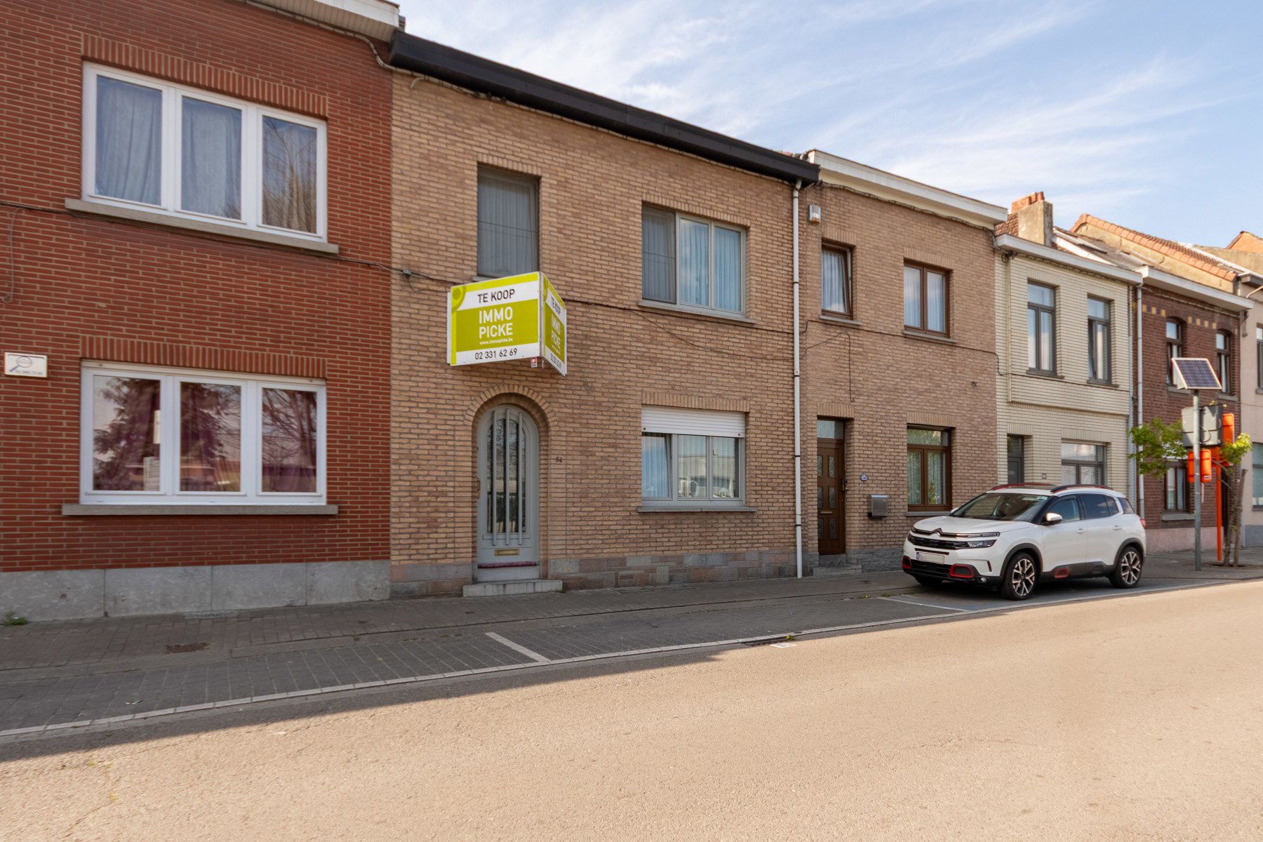 Goed onderhouden woning met 4 slaapkamers en leuke tuin foto {{pictureIndex}}